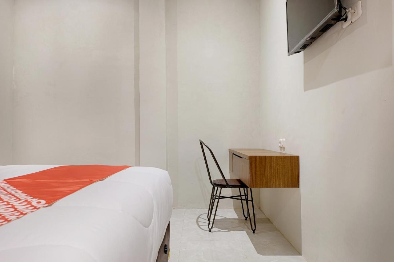 Super Oyo 2756 Anata Hotel Makassar Bagian luar foto